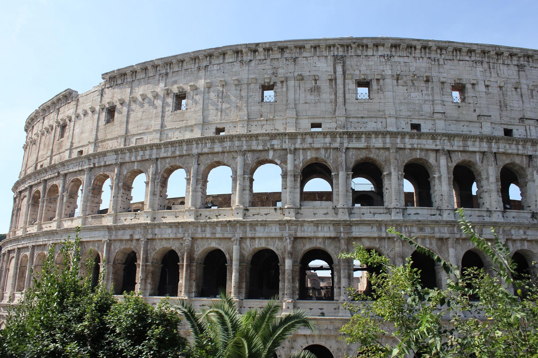 hotels near colosseum rome header