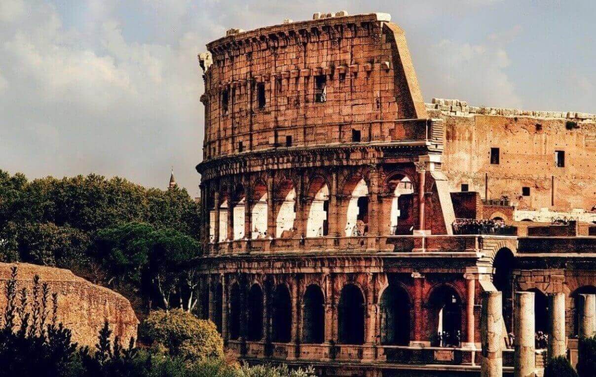 The height of Colosseum walls
